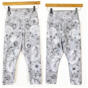 EVOLUTION AND CREATION High Waisted Hi Rise Cropped Leggings White Grey Floral M